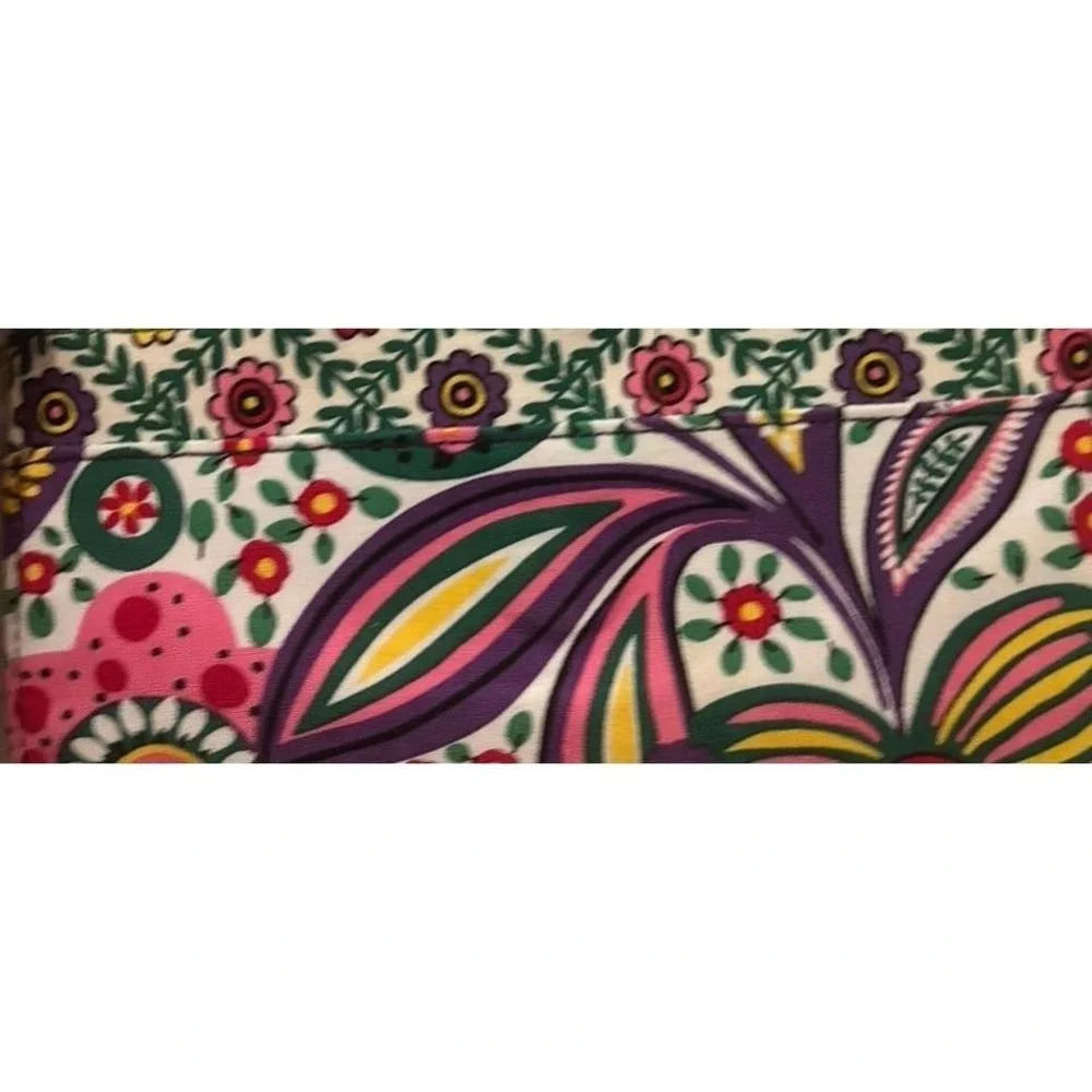 Vivia la Vera Bradley travel envelope floral wallet - Picture 4 of 6